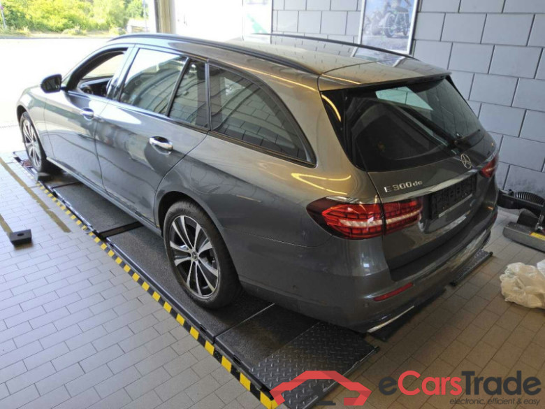 Mercedes-Benz E T-Modell (BM 213)(06.2016->) DE - Kb5 E 300 de EU6d, 4Matic Avantgarde, (Facelift) 2020 - 2023 #4