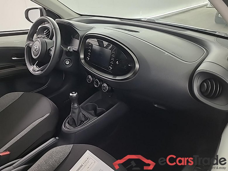 TOYOTA Aygo X 1.0 VVT-I MT play 5D 53kW #6