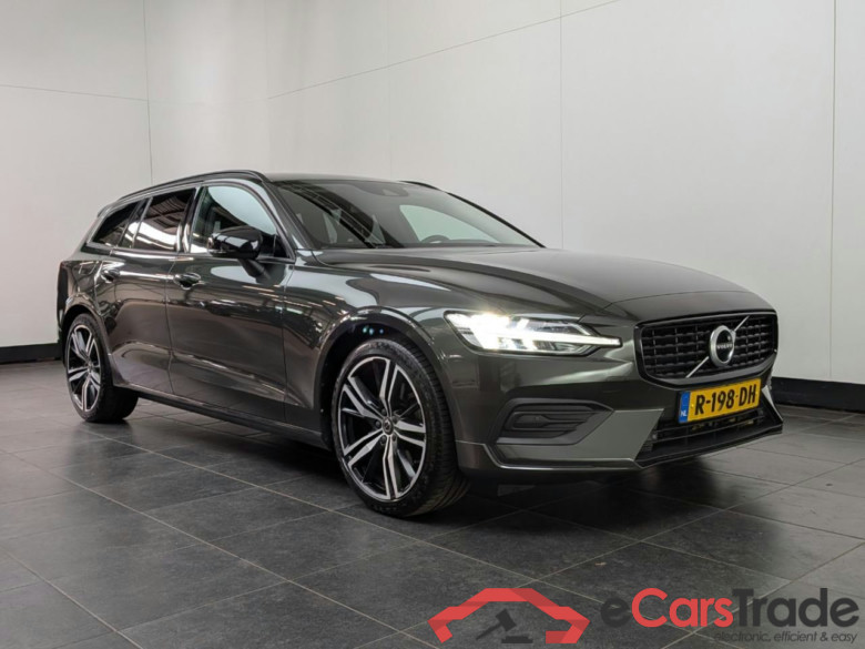 VOLVO V60 2.0 B3 Mom. Adv. #2