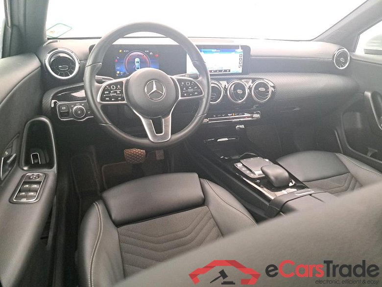 MERCEDES-BENZ Classe A Berline / 2018 / 4P / Berline A 200 d Business Line 8G-DCT #5