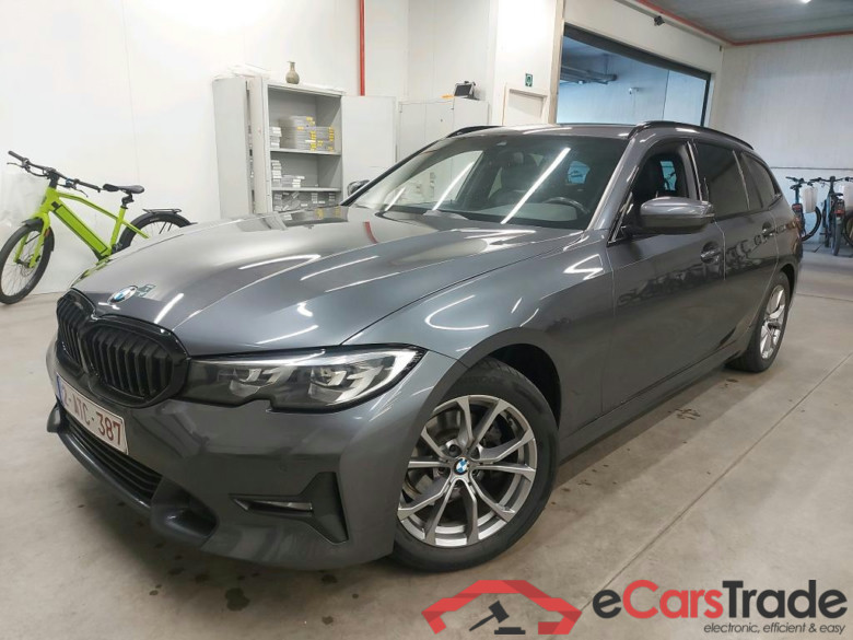 BMW - BMW 3 TOURING 318dA 136PK Sport Pack Business & PDC Front & Rear