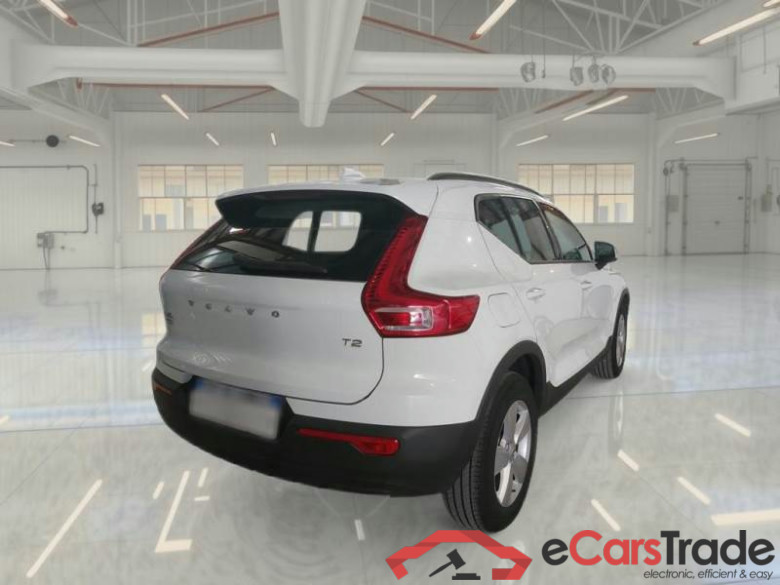 VOLVO XC40 / 2017 / 5P / SUV T2 MOMENTUM CORE #2