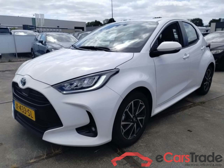 TOYOTA YARIS 1.5 Hybrid Dynamic #1