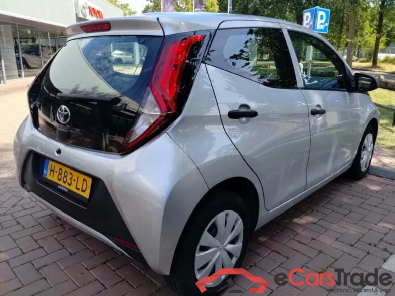 TOYOTA Aygo 1.0 VVT-i x-fun #4