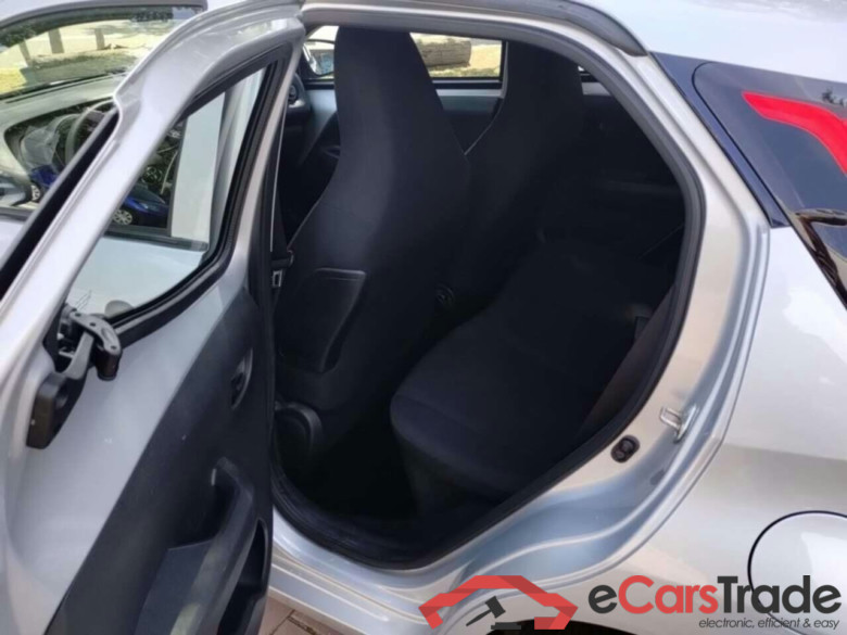 TOYOTA Aygo 1.0 VVT-i x-fun #5