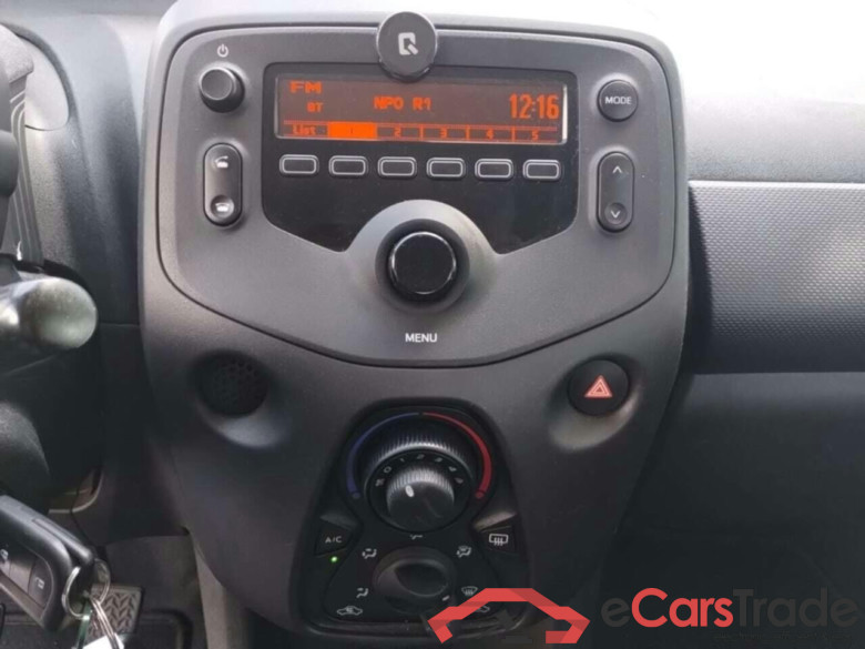 TOYOTA Aygo 1.0 VVT-i x-fun #6