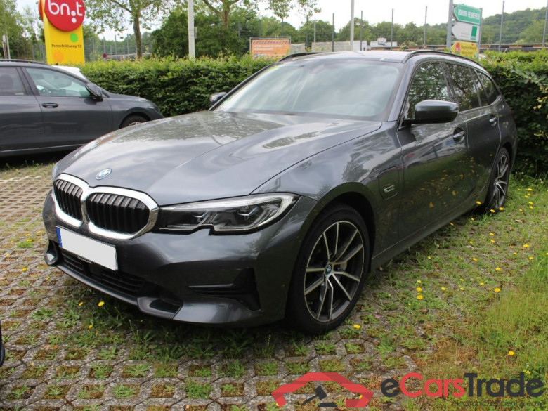Baureihe 3 Touring 330 e Sport Line 2.0 185KW AT8 E6d #1