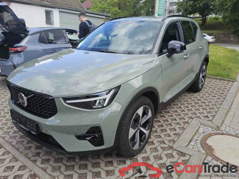 Volvo XC40 (2017->) DE - SUV5 B4 2WD EU6d, Plus Dark, (Facelift) 2022 - 2024 #1