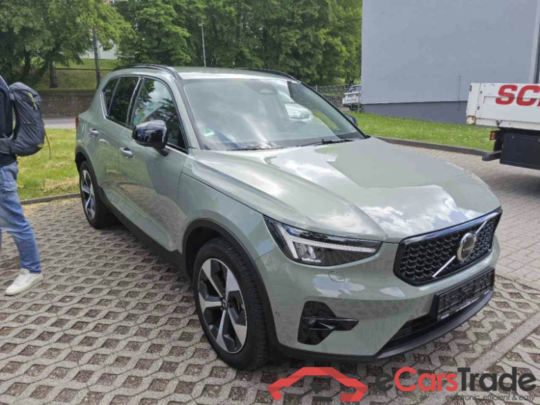 Volvo XC40 (2017->) DE - SUV5 B4 2WD EU6d, Plus Dark, (Facelift) 2022 - 2024 #2