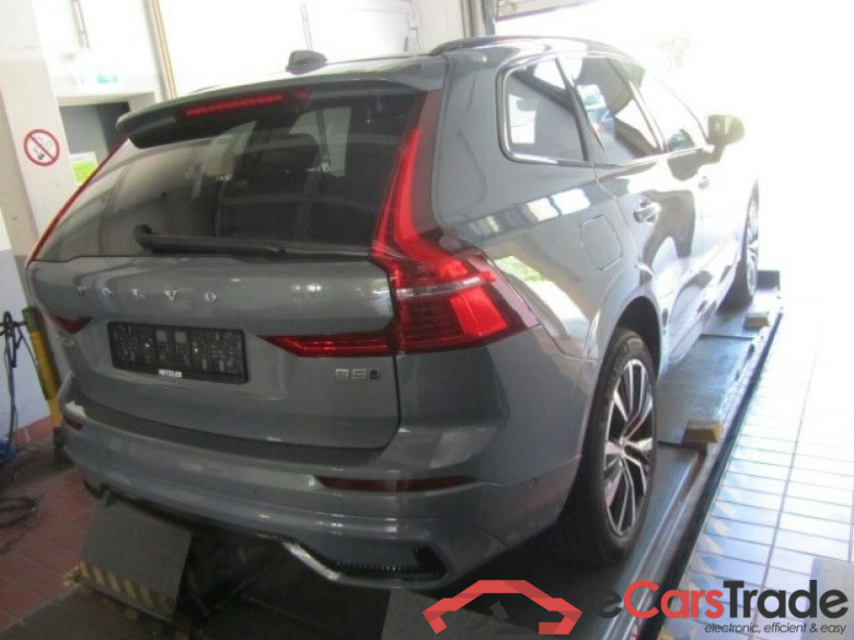 Volvo XC60 (03.2017->) DE - SUV5 B5 (Benzin) AWD EU6d, Plus Dark Mild-Hybrid, (Facelift) 2022 - 2024 #3