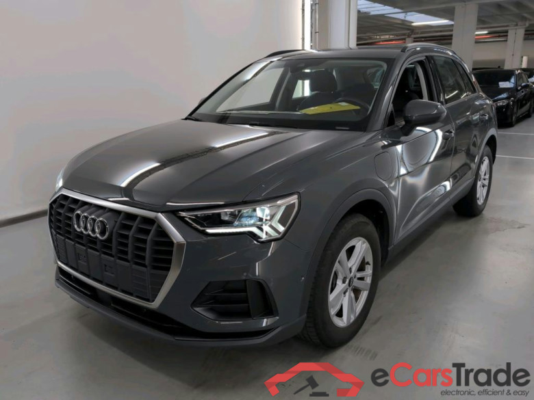AUDI Q3 1.4 45 TFSI E S TRONIC
