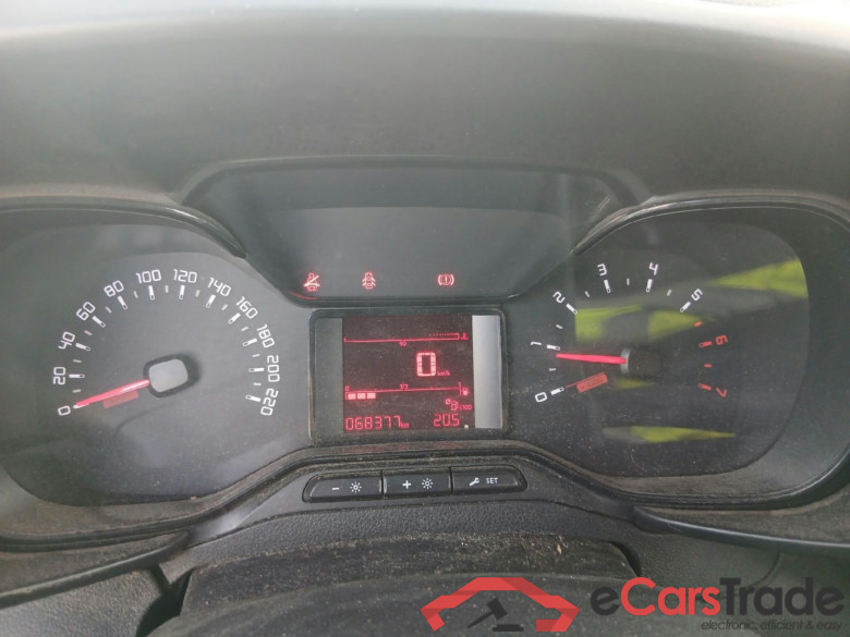 CITROEN Berlingo / 2018 / 5P / furgón derivado de turismo Doble Cab. Talla XL BlueHDi 100 CONTROL #4