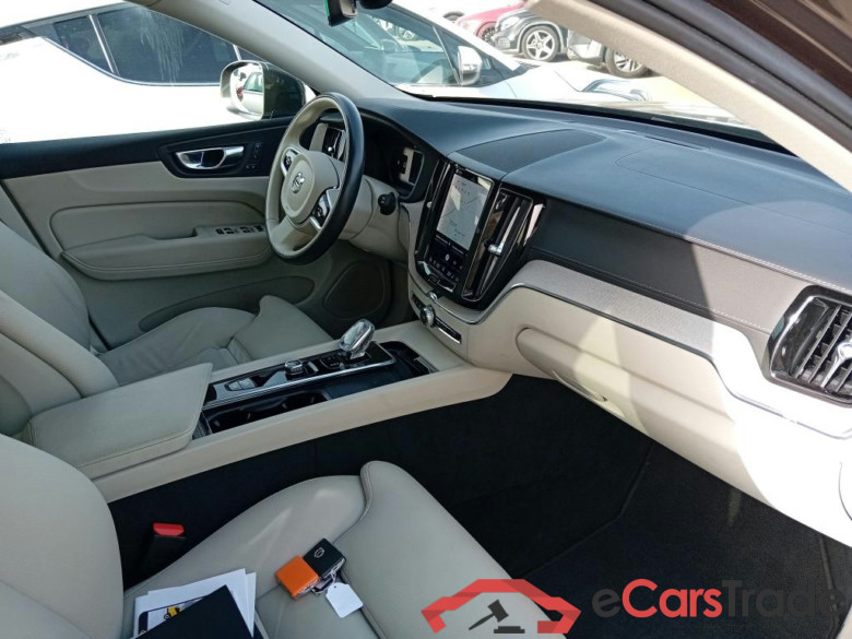 VOLVO XC60 / 2017 / 5P / todoterreno 2.0 T6 AWD Recharge Inscription Auto #6
