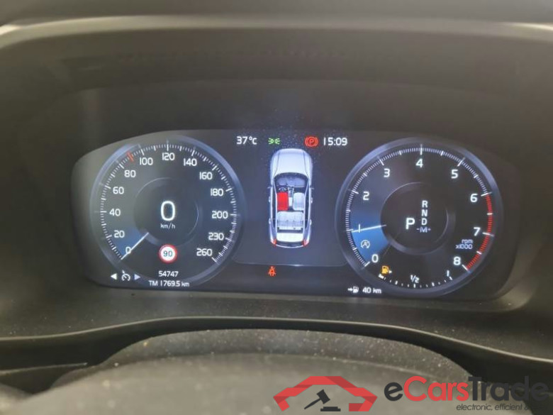 VOLVO XC40 / 2017 / 5P / SUV T3 GEATRONIC BUSINESS PLUS #4