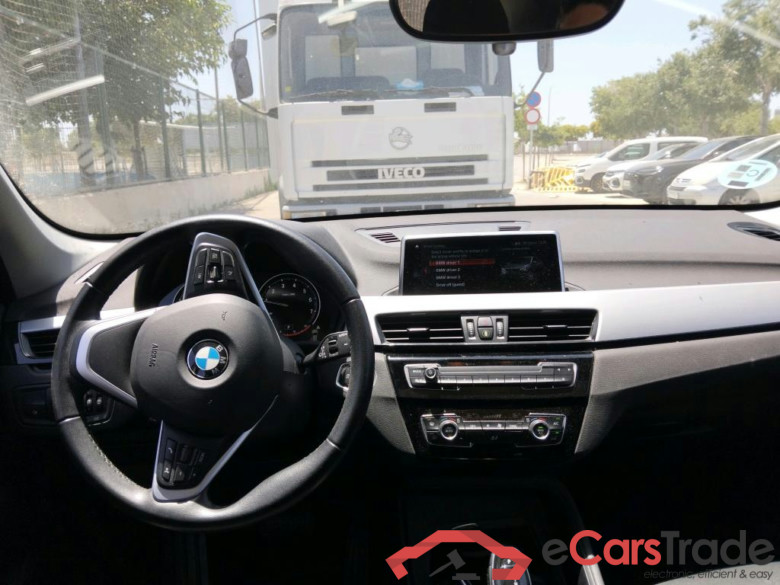 BMW x1 sDrive18i 136 CV #Opcionales 11200€# #3