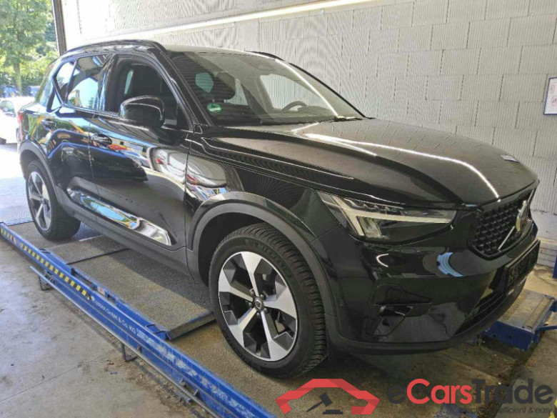 Volvo XC40 (2017->) DE - SUV5 B4 2WD EU6d, Plus Dark, (Facelift) 2022 - 2024 #2