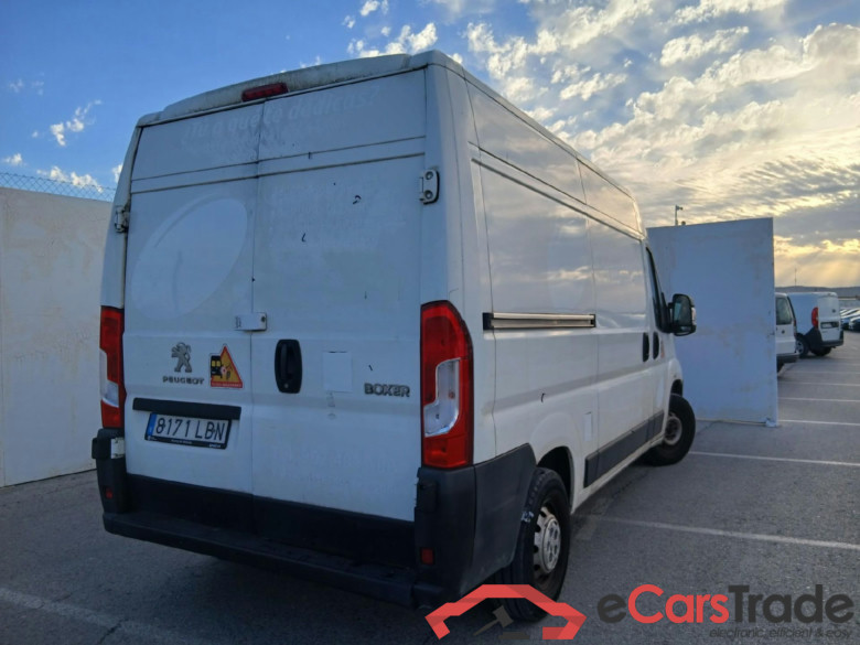 PEUGEOT Boxer / 2014 / 4P / furgón Pack 335 L2H2 BlueHDi 96KW (130CV) #2