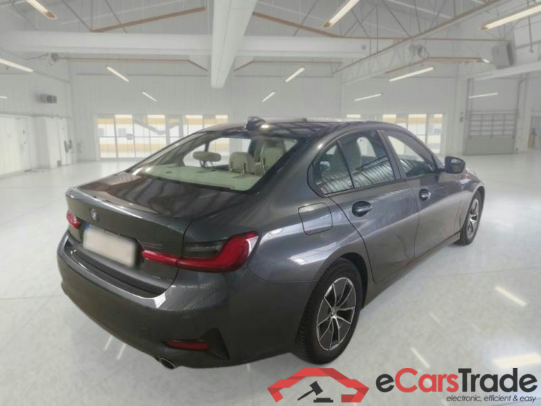 BMW SERIE 3 / 2018 / 4P / BERLINA 318D 48V BUSINESS ADVANTAGE AUTO #2