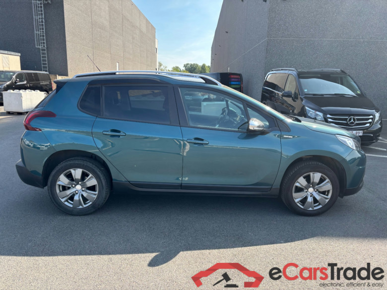 Peugeot 2008 1.2 PureTech Style Aut. Display Klima PDC ... #5