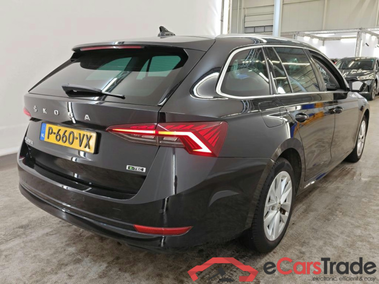 Škoda Octavia Combi 1.0 TSI e-TEC MHEV DSG Business Edit Pl 5d #2