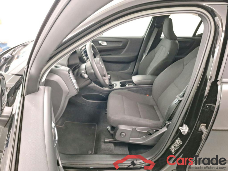 VOLVO XC40 1.5 T2 MOMENTUM CORE #5
