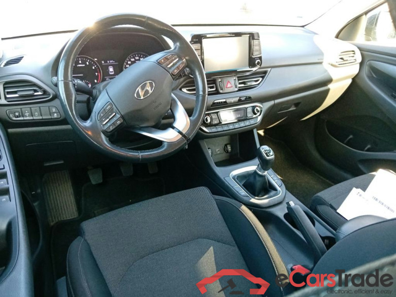 HYUNDAI i30 / 2020 / 5P / berlina con portón 1.0 TGDI 48V Klass #3