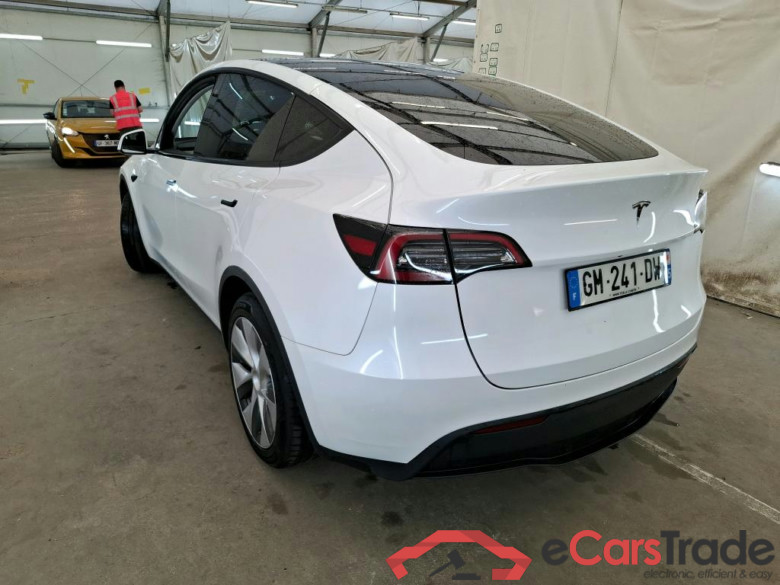 TESLA Model Y / 2021 / 5P / SUV RWD #2