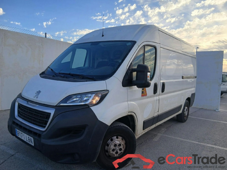 PEUGEOT Boxer / 2014 / 4P / furgón Pack 335 L2H2 BlueHDi 96KW (130CV)