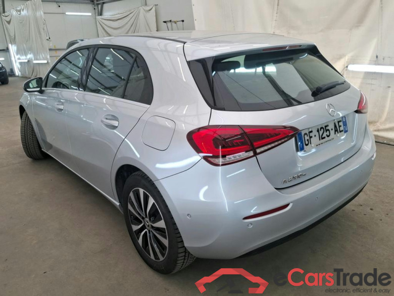 MERCEDES-BENZ Classe A Compact / 2018 / 5P / Berline A 250 e Business Line 8G-DCT #2
