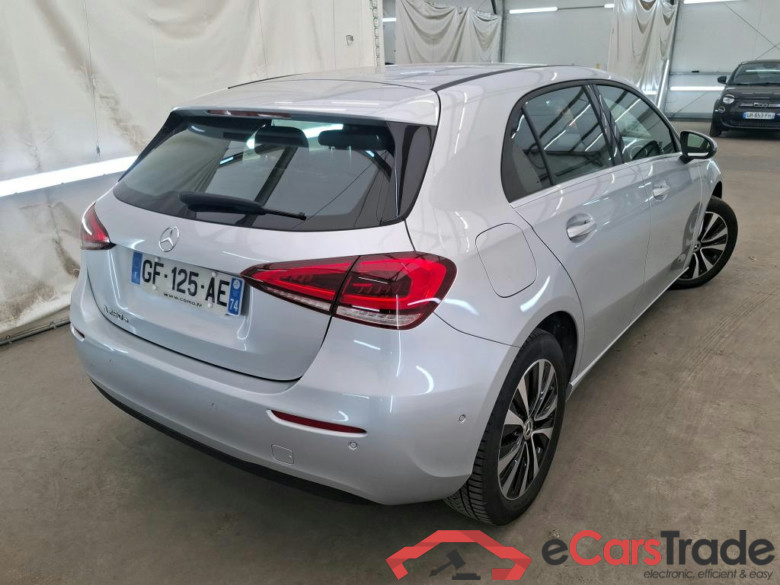MERCEDES-BENZ Classe A Compact / 2018 / 5P / Berline A 250 e Business Line 8G-DCT #3