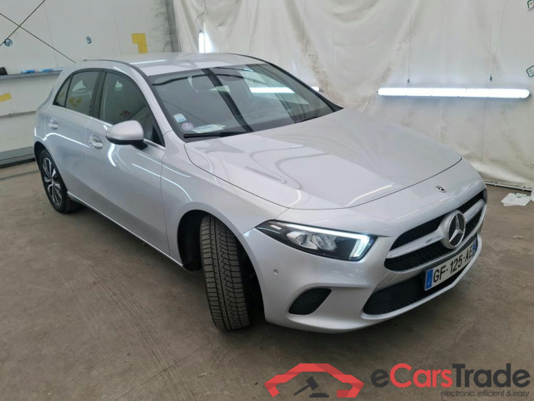 MERCEDES-BENZ Classe A Compact / 2018 / 5P / Berline A 250 e Business Line 8G-DCT #4