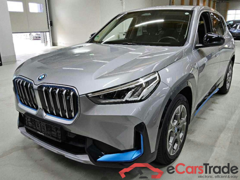 iX1 30 xDrive xLine 64kWh