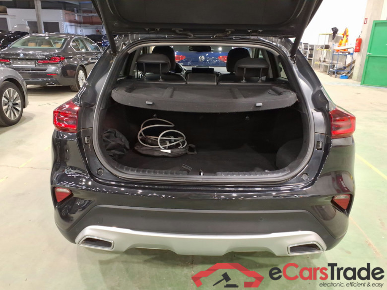 KIA XCEED 1.6 GDI PHEV DCT BUSINESS LINE #3