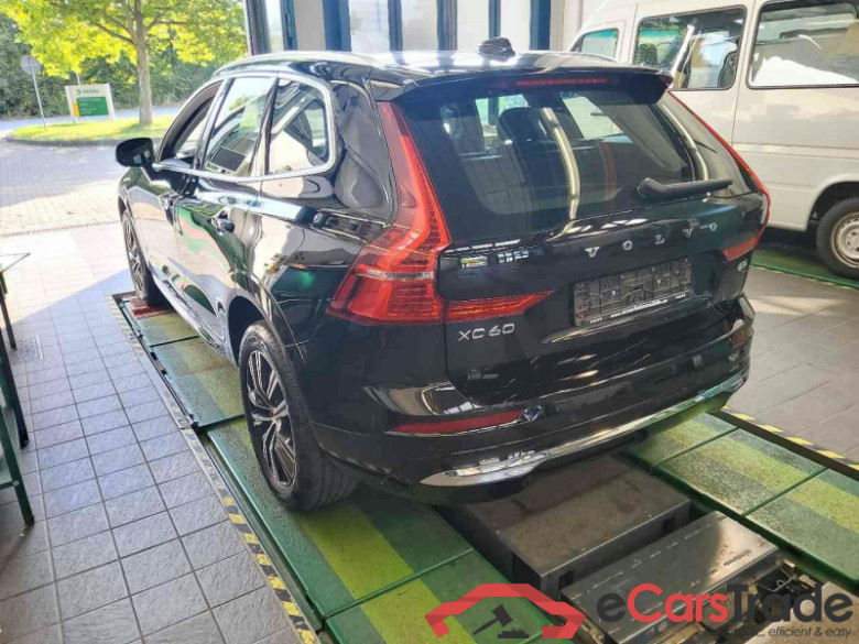 Volvo XC60 (03.2017->) DE - SUV5 B5 (Benzin) 2WD EU6d, Inscription Mild-Hybrid, (Facelift) 2021 - 2022 #4
