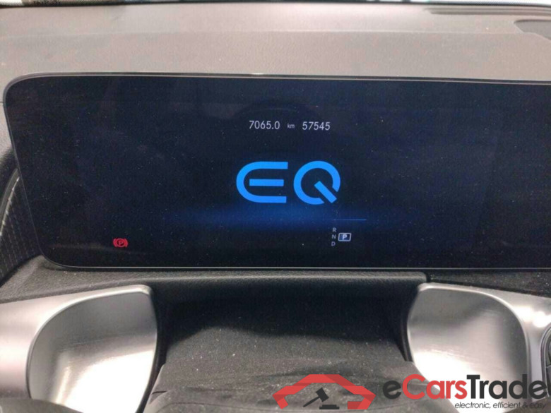 MERCEDES-BENZ EQB Dynamic Select #6