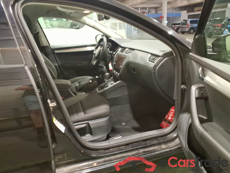 SKODA OCTAVIA COMBI - 2017 1.5 TGI G-TEC Ambition DSG CNG #6
