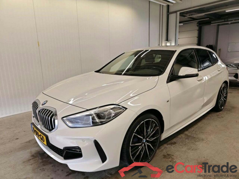 BMW 1-serie 118i Bns Edition #1