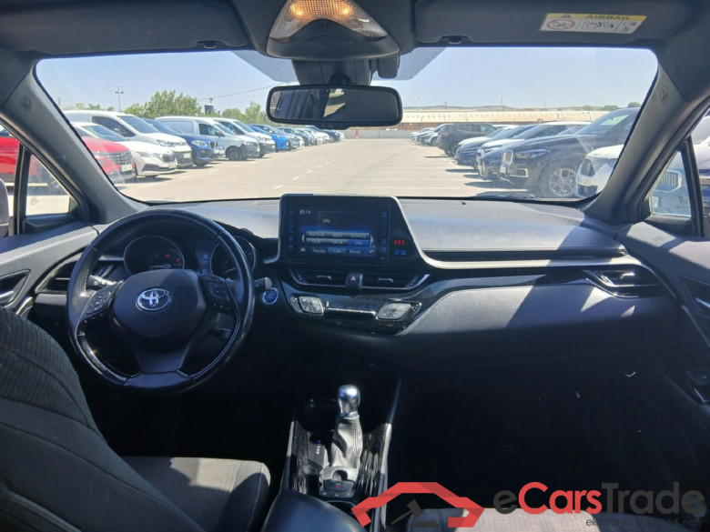 TOYOTA C-HR / 2016 / 5P / todoterreno 1.8 125H Advance (CX) #3