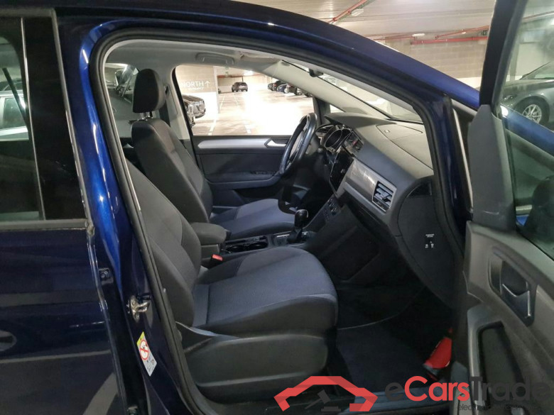 VOLKSWAGEN - VW  TOURAN TSi 150PK DSG Trendline Pack Business Plus & App Connect & Easy Opne & Discover Media Nav & Rear View Camera & Trailer Assist & Two Individual Seats Rear & Power Foldable Towing Hook  * PETROL * #3