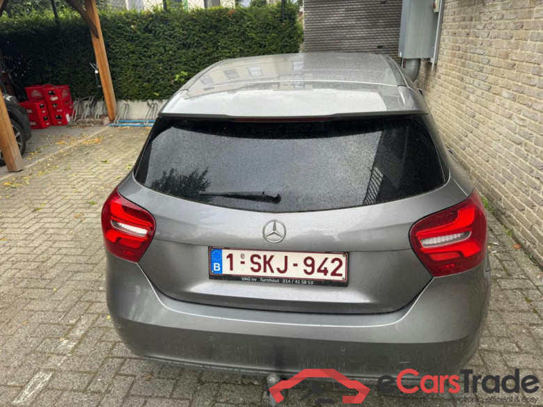 MERCEDES-BENZ A 180 d