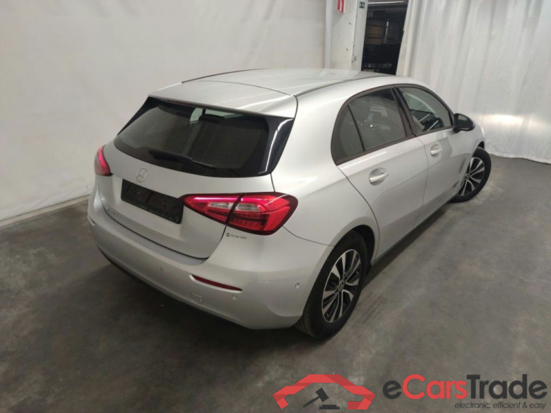 Mercedes-Benz A-Klasse A 180 d Business Solution Essential Aut. 5d #2