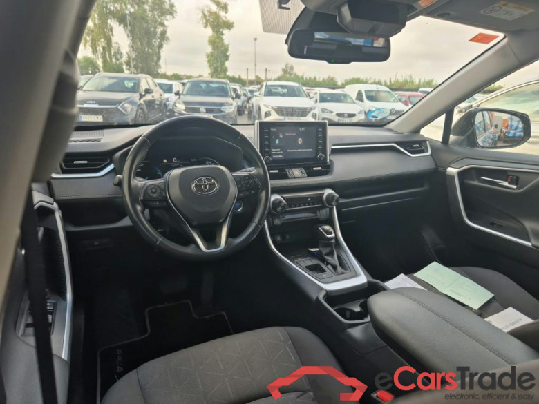 TOYOTA Rav4 / 2018 / 5P / todoterreno 2.5l 220H Advance #3