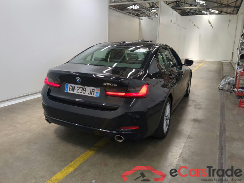 BMW Série 3 Berline / 2022 / 4P / Berline 320e 204ch Business Design BVA8 Hybride #4