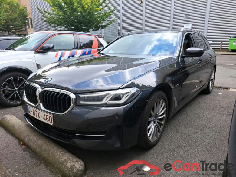 BMW - BMW 5 TOURING 520e 204PK Business Edition With Dakota Heated Comfort Mem Seats & Pack Driving Assistant Professional & Parking Asisstant Plus  * HYBRID *