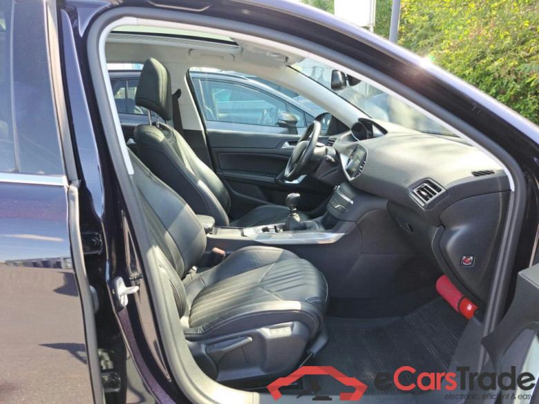 PEUGEOT - PEU 308 SW BlueHDi 130PK Allure With HEated Leather Seats & Pack Driver Sport & Side Security & Driver Assist II & VisioPark I #3
