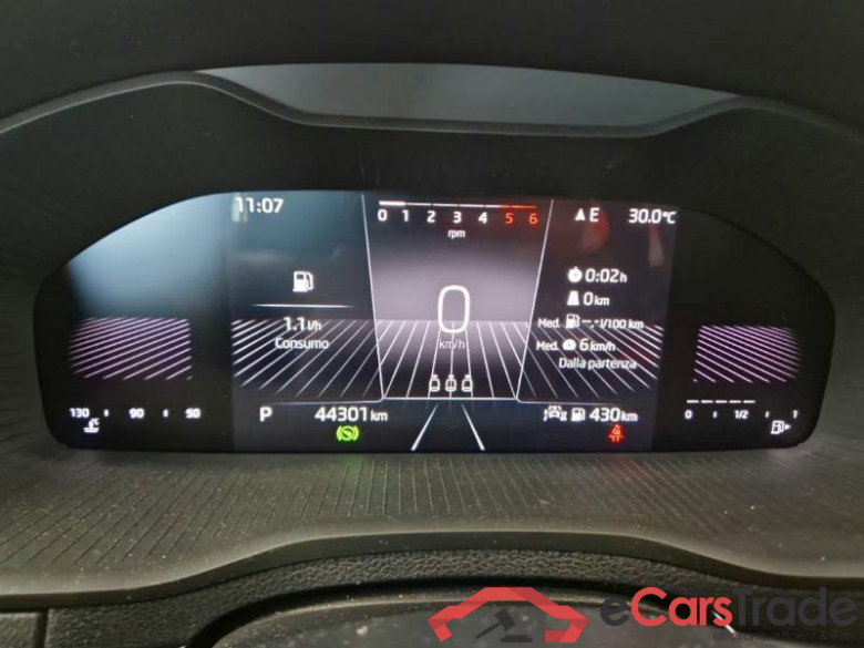 SKODA KAROQ / 2022 / 5P / SUV 2.0 TDI 85KW EVO SCR EXECUTIVE DSG #4