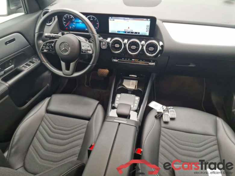 MERCEDES-BENZ GLA 180D BUSINESS LINE #3