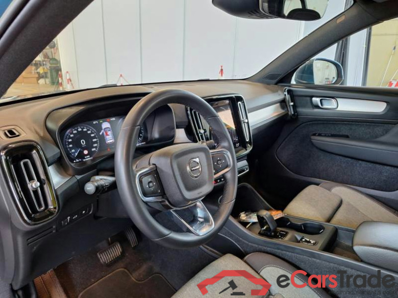 VOLVO XC40 / 2021 / 5P / SUV T5 RECHARGE PLUG-IN AUTO CORE #3