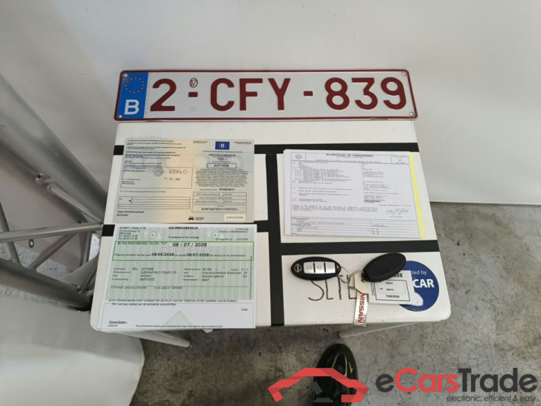 Nissan Juke 1.0 DIG-T 114 Kiiro 5d #4