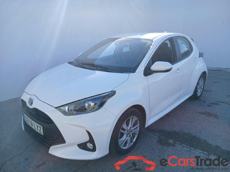 TOYOTA Yaris / 2020 / 5P / berlina con portón 1.5 120H Business Plus #1